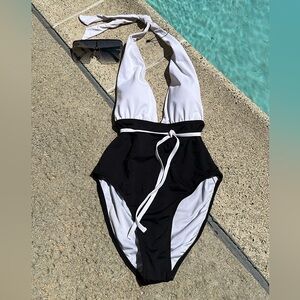 New bathing suit 🩱 small and medium size